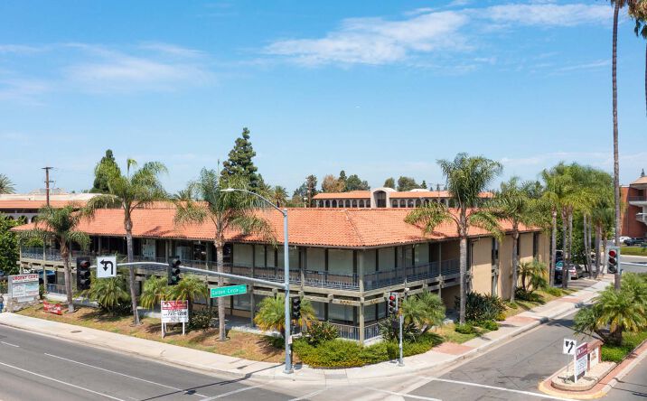 Pictures of Office property located at 2001 E 4th St, Santa Ana, CA 92705 for lease - image #1