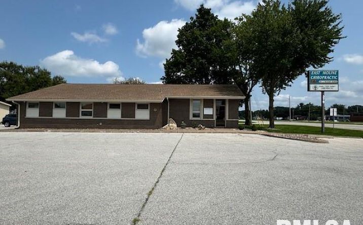Pictures of Land, Office property located at 379 Avenue of the Cities, East Moline, IL 61244 for lease - image #1