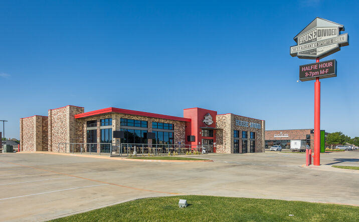 Pictures of Restaurant property located at 7609 Hillside Rd, Amarillo, TX 79119 for lease - image #1