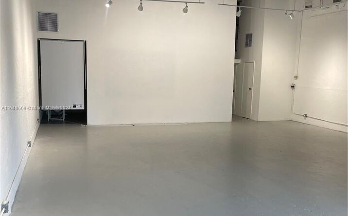 Pictures of Industrial property located at 676 NW 23rd St, Miami, FL 33127 for lease - image #1