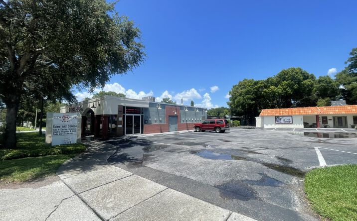 Pictures of Retail property located at 554 Clearwater Largo Rd, Largo, FL 33770 for lease - image #1