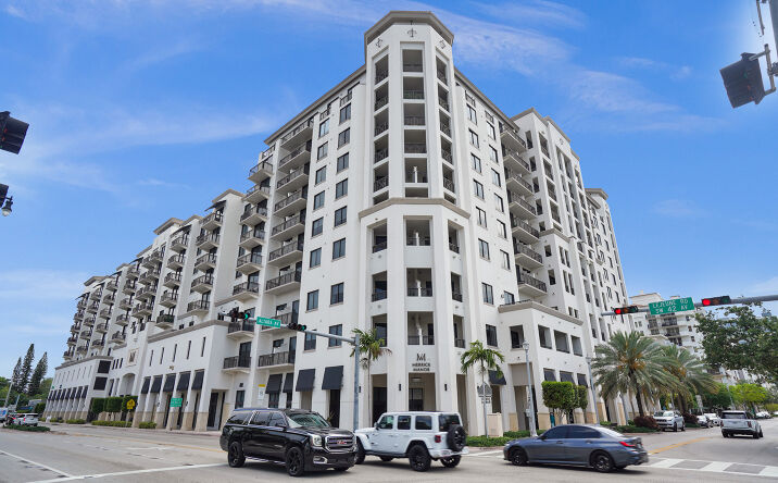 Pictures of Retail, Office, Restaurant property located at 301 Altara Ave, Coral Gables, FL 33146 for lease - image #1