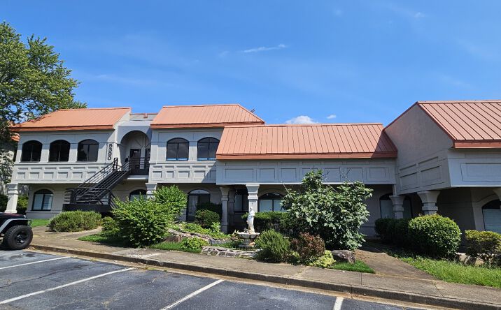 Pictures of Retail, Office, Special Purpose property located at 5390 Peachtree Industrial Blvd, Norcross, GA 30071 for lease - image #1