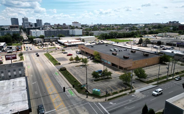 Pictures of Retail property located at 107 W Green St, Champaign, IL 61820 for lease - image #1