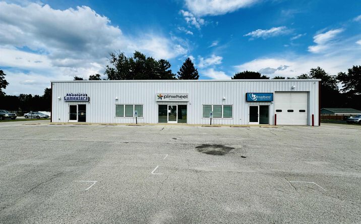 Pictures of Land property located at 825 N HENDERSON Street, Galesburg, IL 61401 for lease - image #1