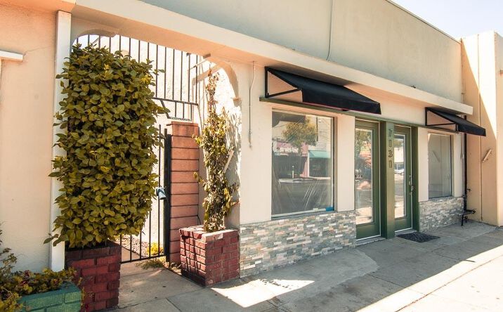 Pictures of Retail, Office, Special Purpose property located at 7129 Owensmouth Avenue, Canoga Park, CA 91303 for lease - image #1