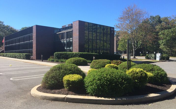 Pictures of Office property located at 180 Tices Ln, East Brunswick, NJ 08816 for lease - image #1