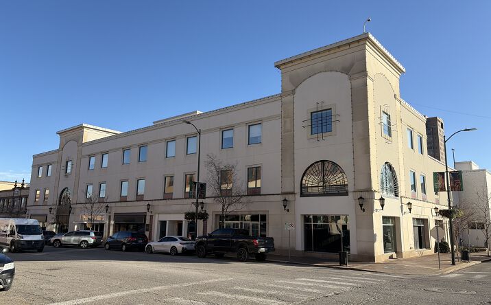 Pictures of Office property located at 435 Nichols Rd, KCMO, MO 64112 for lease - image #1