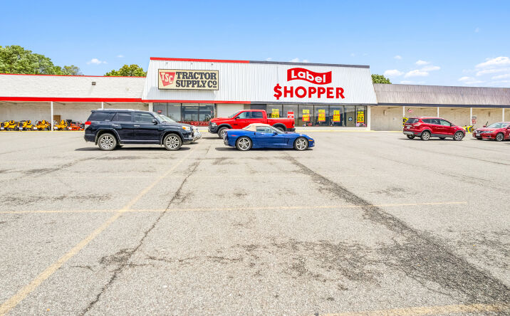 Pictures of Retail property located at 1380 E Main St, Wytheville, VA 24382 for lease - image #1