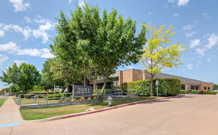 Pictures of Office property located at 2951 Kinwest Pkwy, Irving, TX 75063 for lease - image #1