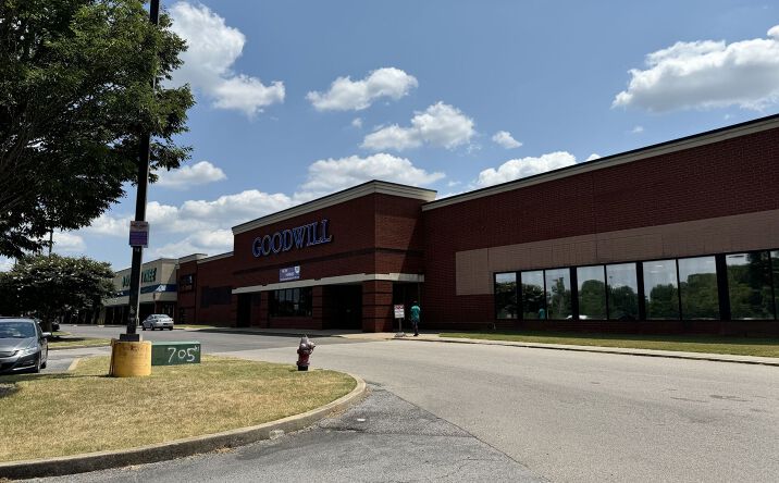 Pictures of Retail property located at 3830-3854 Austin Peay Hwy, Memphis, TN 38128 for lease - image #1