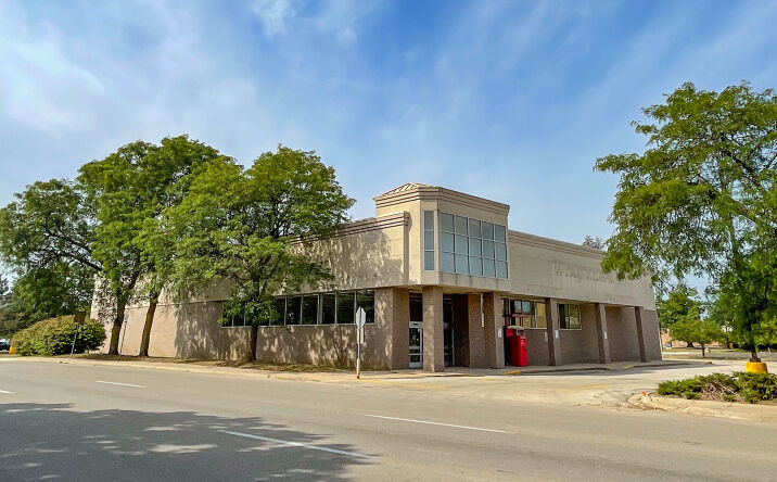 Pictures of Retail property located at 1201 E State St, Rockford, IL 61104 for lease - image #1