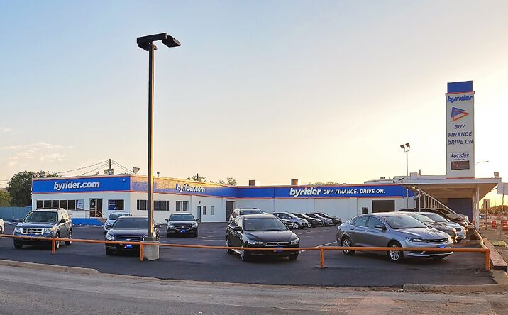 Pictures of Retail property located at 1211 19th St, Lubbock, TX 79401 for lease - image #1