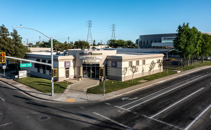 Pictures of Retail, Restaurant property located at 3310 Truxtun Ave, Bakersfield, CA 93301 for lease - image #1