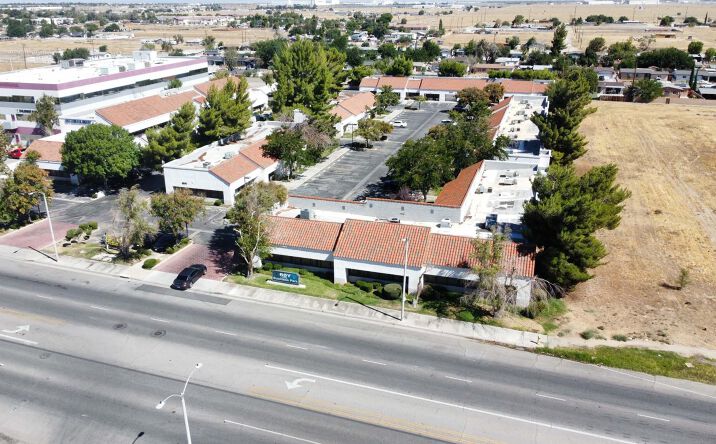 Pictures of Office property located at 1543 E Palmdale Blvd, Palmdale, CA 93550 for lease - image #1
