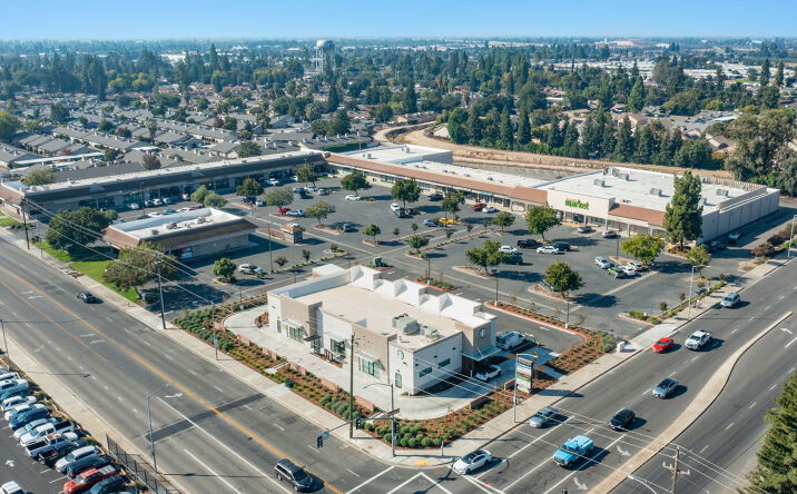 Pictures of Retail, Office property located at 10 W Bullard Ave, Clovis, CA 93612 for lease - image #1