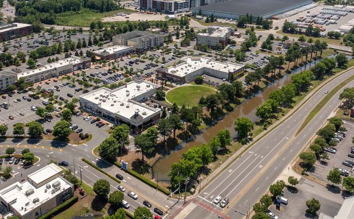 Pictures of Retail property located at 717-741 Eden Way N, Chesapeake, VA 23320 for lease - image #1