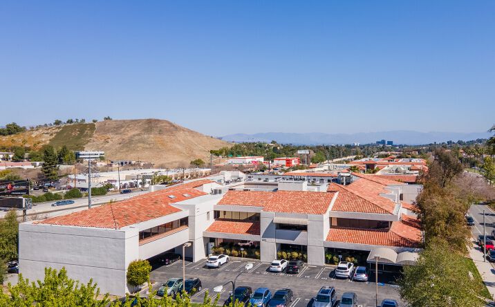 Pictures of Office property located at 23945 Calabasas Rd, Calabasas, CA 91302 for lease - image #1