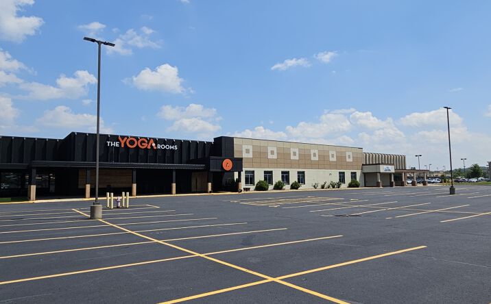 Pictures of Retail, Office property located at 2725 Mall Dr, Eau Claire, WI 54701 for lease - image #1