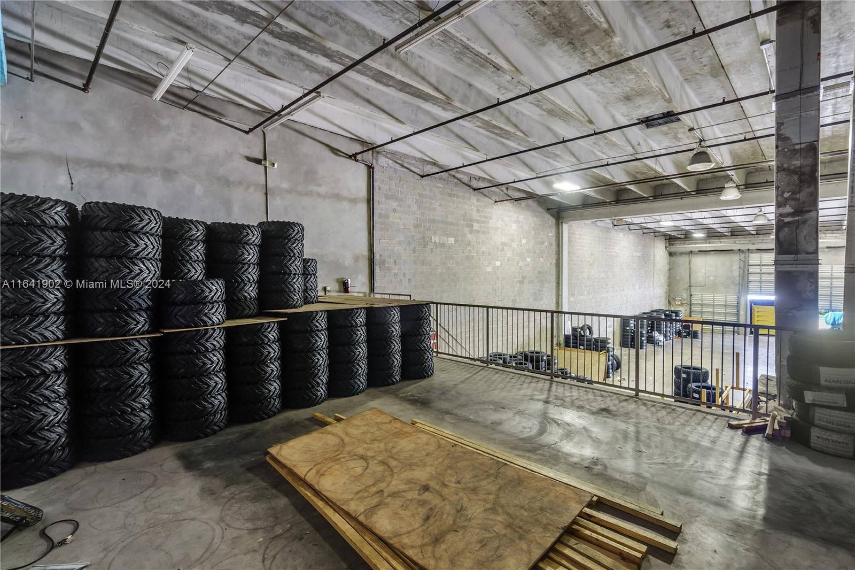 10903 NW 122nd St 27, Medley, FL 33178