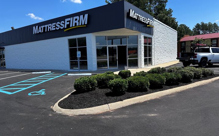 Pictures of Retail property located at 890 US 49, Richland, MS 39218 for lease - image #1