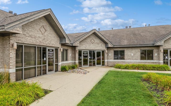 Pictures of Office property located at 600 Dakota St, Crystal Lake, IL 60012 for lease - image #1