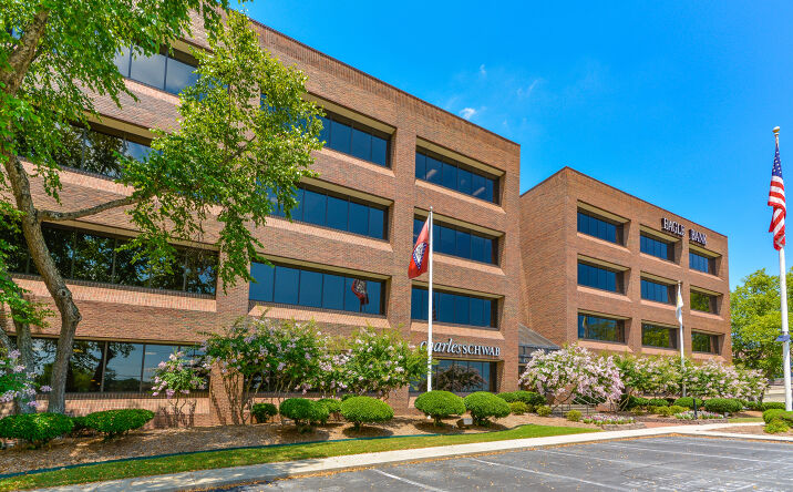 Pictures of Office property located at 650 S Shackleford Rd, Little Rock, AR 72211 for lease - image #1