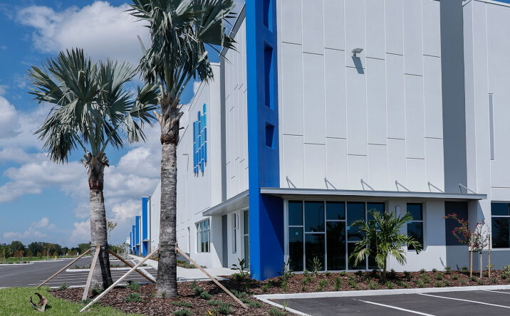 Pictures of Industrial property located at 4505 24th St E, Bradenton, FL 34208 for lease - image #1