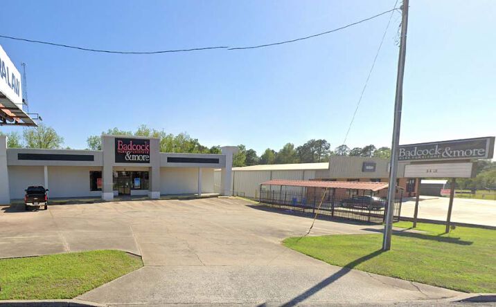 Pictures of Retail property located at 622 E Franklin St, Sylvester, GA 31791 for lease - image #1
