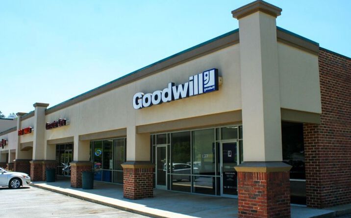 Pictures of Retail property located at 5435 Woodruff Farm Rd, Columbus, GA 31907 for lease - image #1