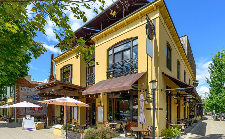 Pictures of Office, Restaurant property located at 645 NE 3rd St, McMinnville, OR 97128 for lease - image #1
