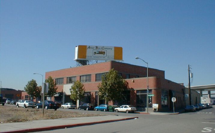 Pictures of Industrial property located at 2855 Mandela Pkwy, Oakland, CA 94608 for lease - image #1