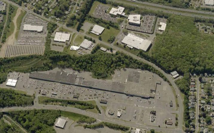 Pictures of Retail property located at 2211 Northampton St, Holyoke, MA 01040 for lease - image #1