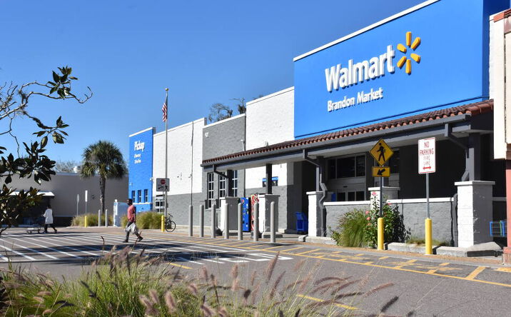Pictures of Retail property located at 901 Lithia Pinecrest Road, Brandon, FL 33511 for lease - image #1