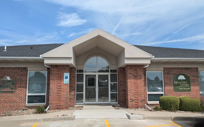 Pictures of Office property located at 2206 Eastland Dr, Bloomington, IL 61704 for lease - image #1