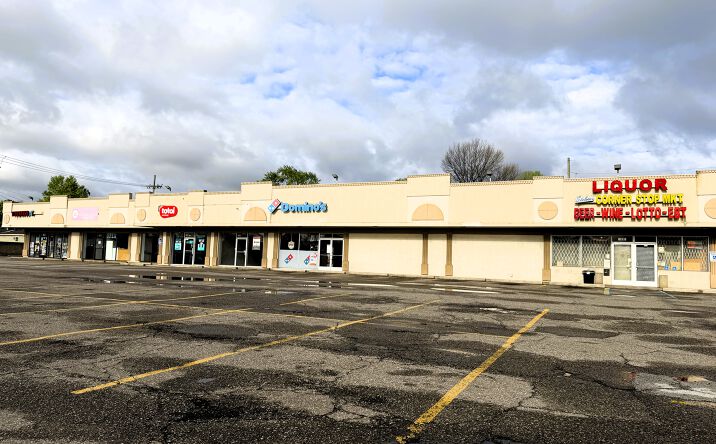 Pictures of Retail, Office, Restaurant property located at 7130 Pardee Rd, Taylor, MI 48180 for lease - image #1