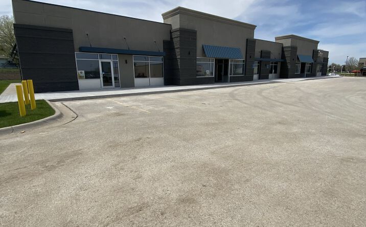 Pictures of Retail, Office property located at 4720 W Huntington Ave, Lincoln, NE 68524 for lease - image #1