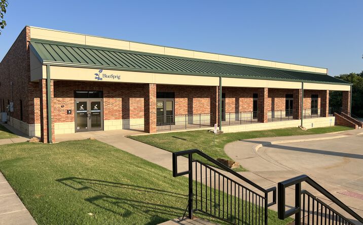 Pictures of Office property located at 1121 S Douglas Blvd, Midwest City, OK 73130 for lease - image #1