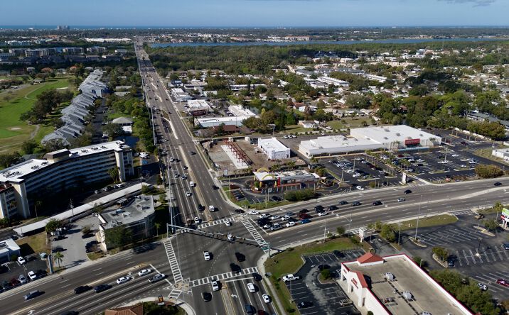 Pictures of Retail property located at 7562 Starkey Rd, Seminole, FL 33777 for lease - image #1