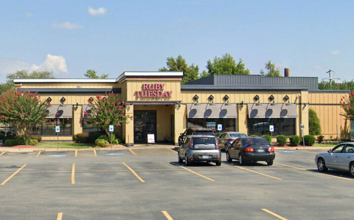 Pictures of Restaurant property located at 115 E Harrell Dr, Russellville, AR 72802 for lease - image #1