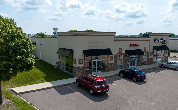 Pictures of Retail, Office, Industrial property located at 121 Sioux Rd, Mankato, MN 56001 for lease - image #1
