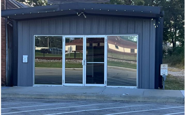 Pictures of Retail, Office property located at 220 N Travis Ave, Cleveland, TX 77327 for lease - image #1