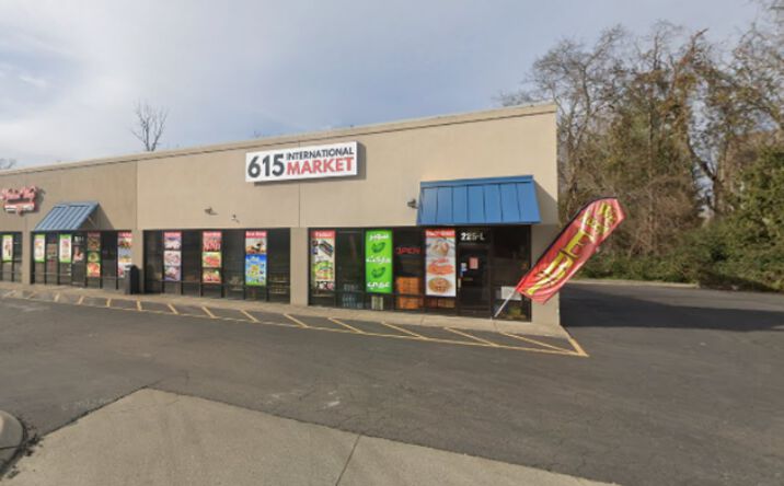 Pictures of Retail, Restaurant property located at 225 N Rutherford Blvd, Murfreesboro, TN 37130 for lease - image #1