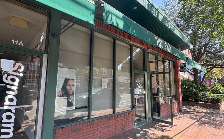 Pictures of Retail property located at 9 Bond St, Great Neck, NY 11021 for lease - image #1