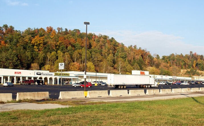 Pictures of Retail property located at 100 Putnam Village Dr, Hurricane, WV 25526 for lease - image #1