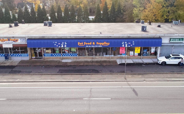 Pictures of Retail property located at 614-626 Sunrise Hwy, Babylon, NY 11704 for lease - image #1
