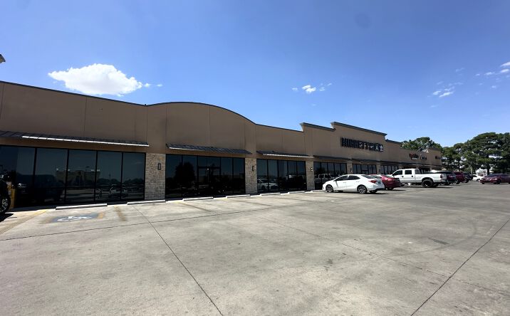 Pictures of Retail, Office, Restaurant property located at 1701 Joe Harvey Blvd, Hobbs, NM 88240 for lease - image #1