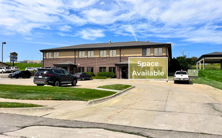 Pictures of Office property located at 1904 N 203rd St, Omaha, NE 68022 for lease - image #1
