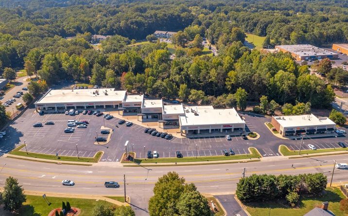 Pictures of Retail property located at 5529 W Market St, Greensboro, NC 27409 for lease - image #1