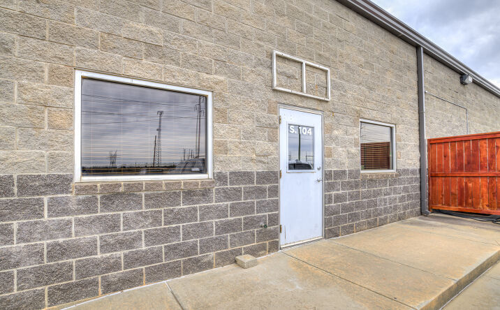 Pictures of Industrial property located at 7304 NW 164th St, Edmond, OK 73013 for lease - image #1
